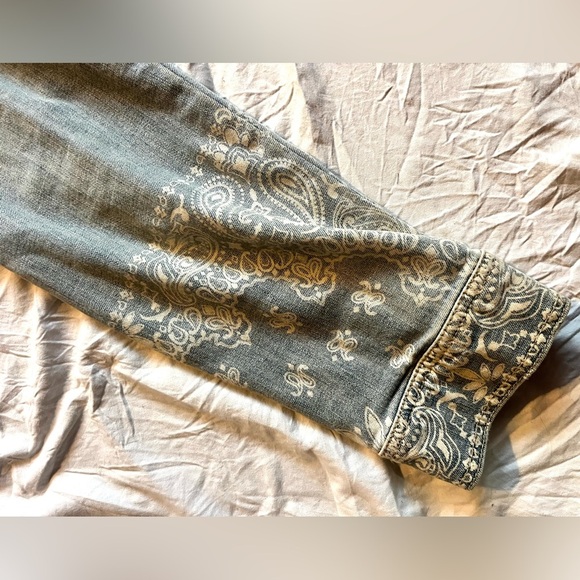 Nanette Lepore Women's Distressed Blue Denim Jacket wPaisley Pattern Size 1X - Picture 5 of 16